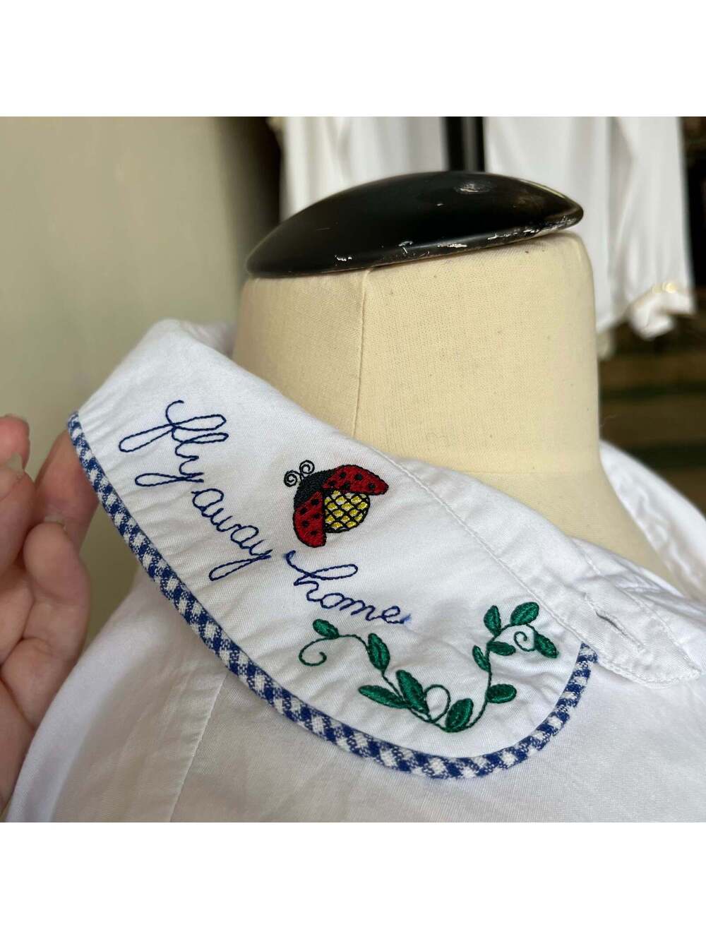Embroidered Button Up (S) - Picture 3 of 7